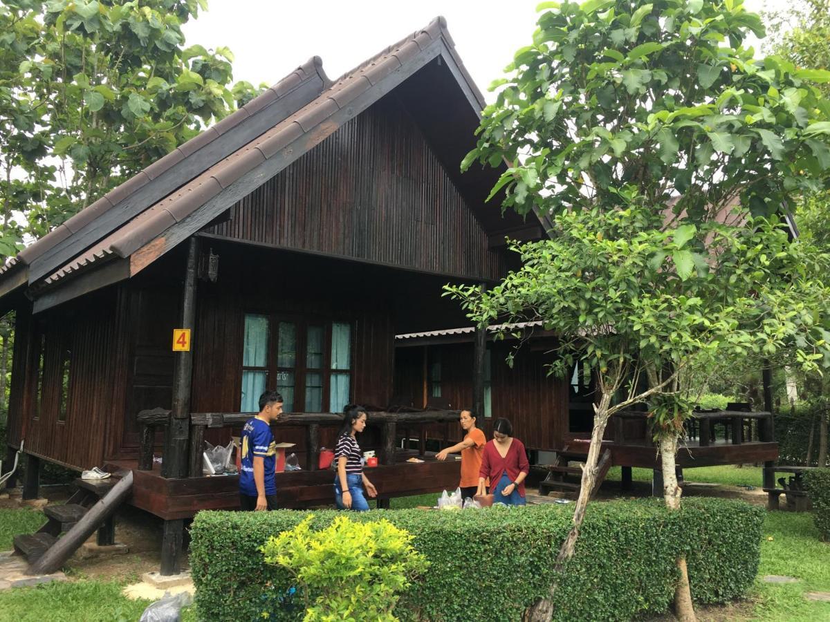 呵叻 Baan Maikhiangphu Wang Nam Khiao酒店 外观 照片